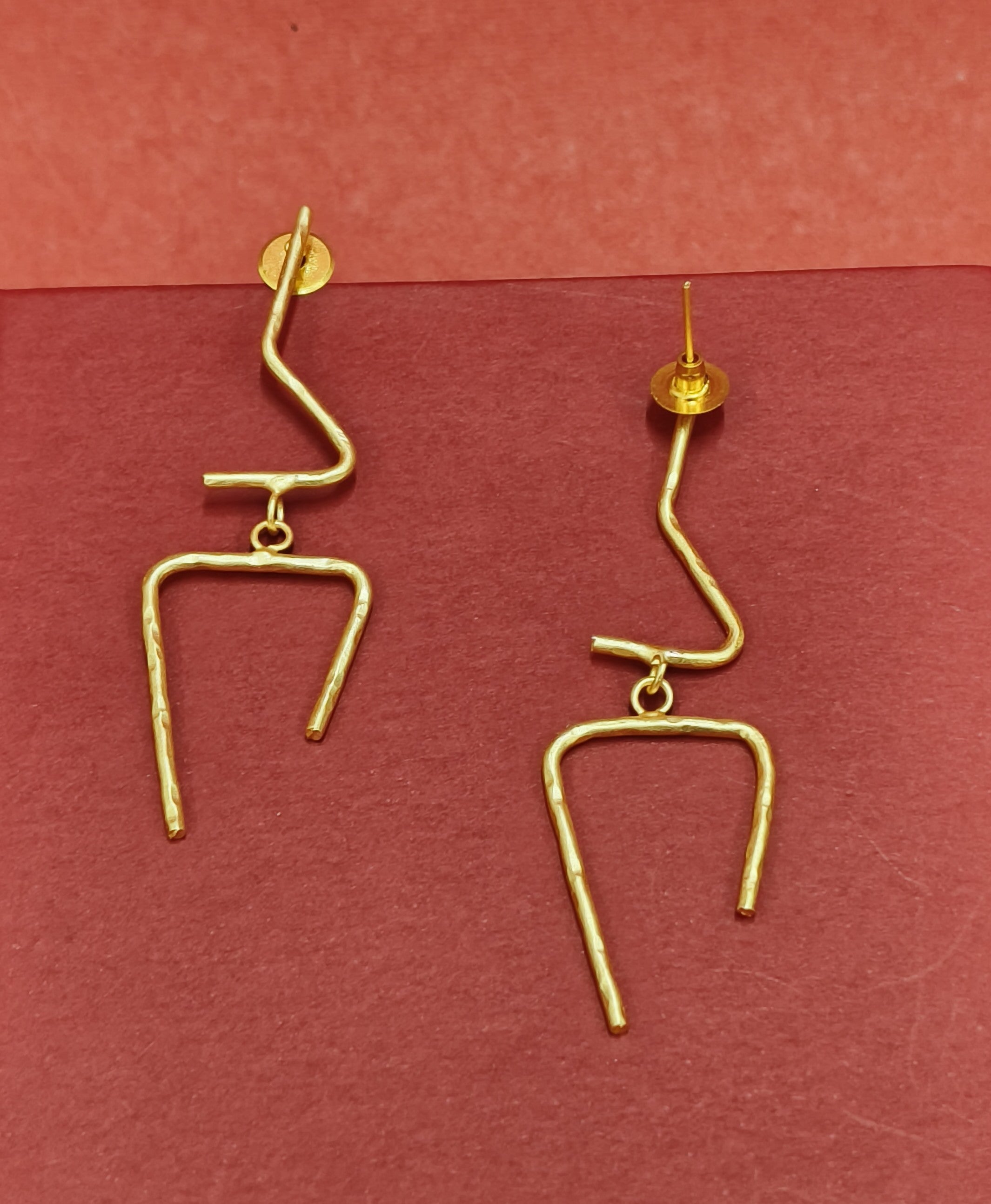 Elegant gold-tone matte finish fashion light weight earring for casual, office and party wear