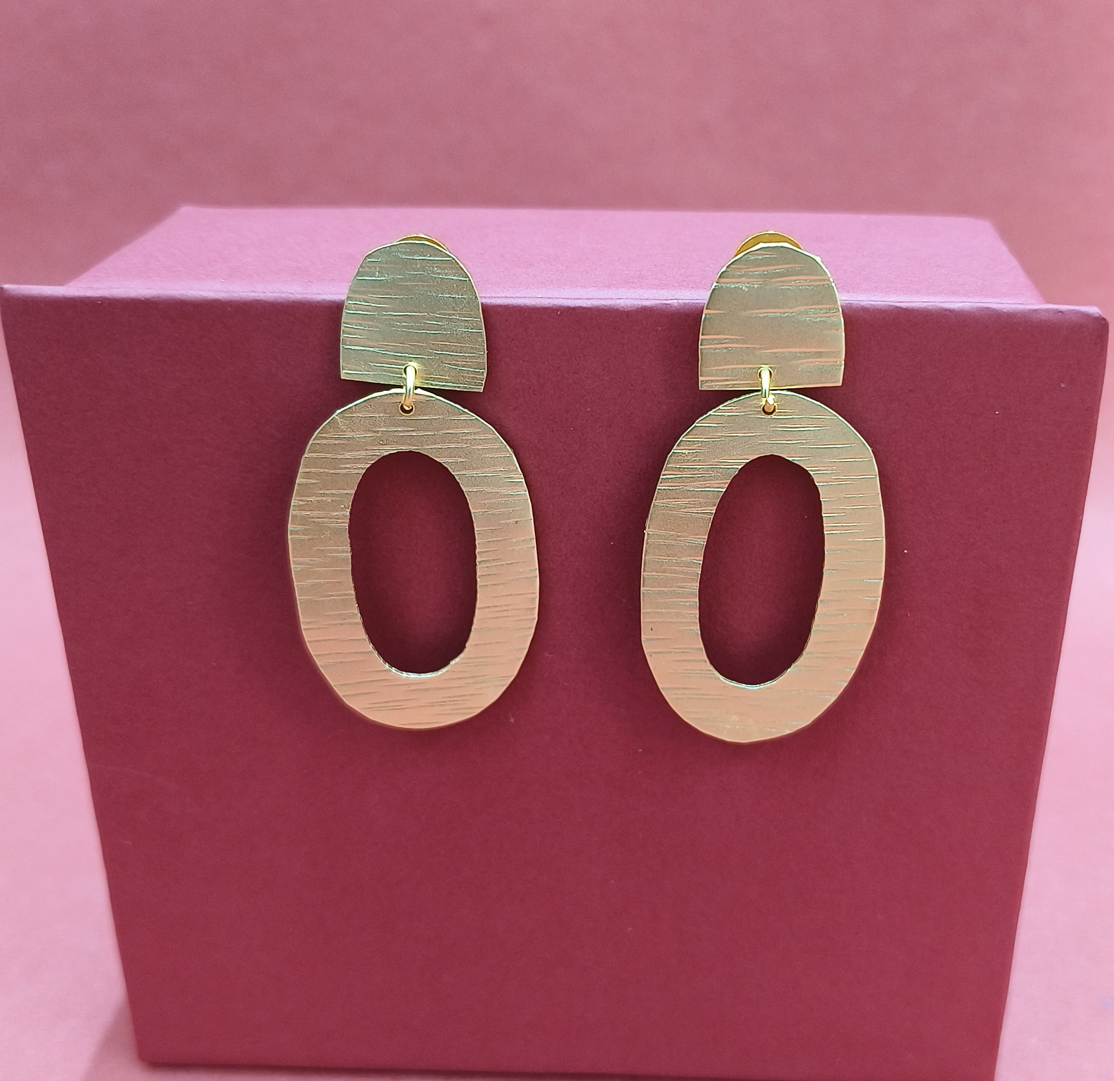 Elegant gold-tone matte finish fashion light weight earring for casual, office and party wear