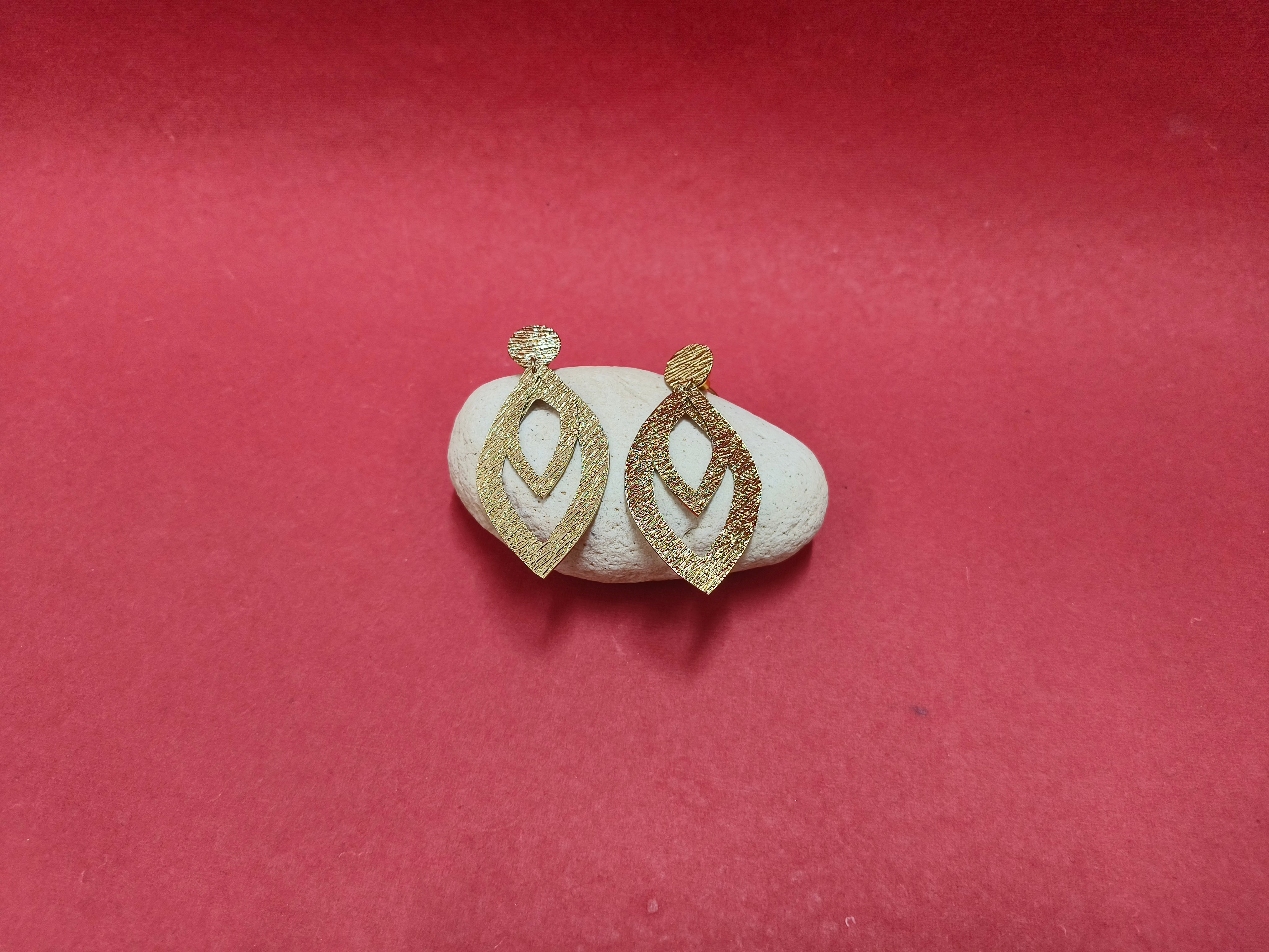 Elegant gold-tone matte finish fashion light weight earring for casual, office and party wear