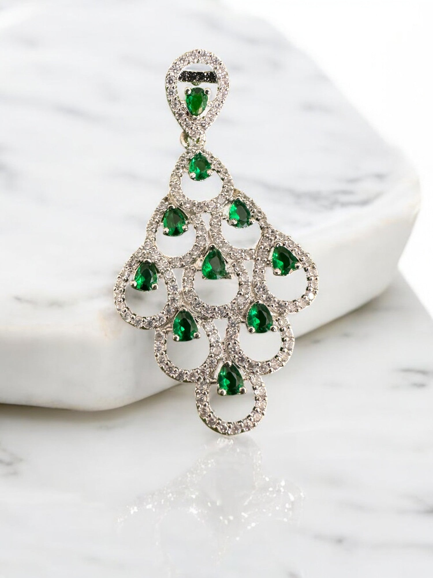 Elegant Green Teardrop Chandelier Earrings – Silver-Tone Statement Dangle Earrings with Sparkling Stones – Luxury Jewelry for Women