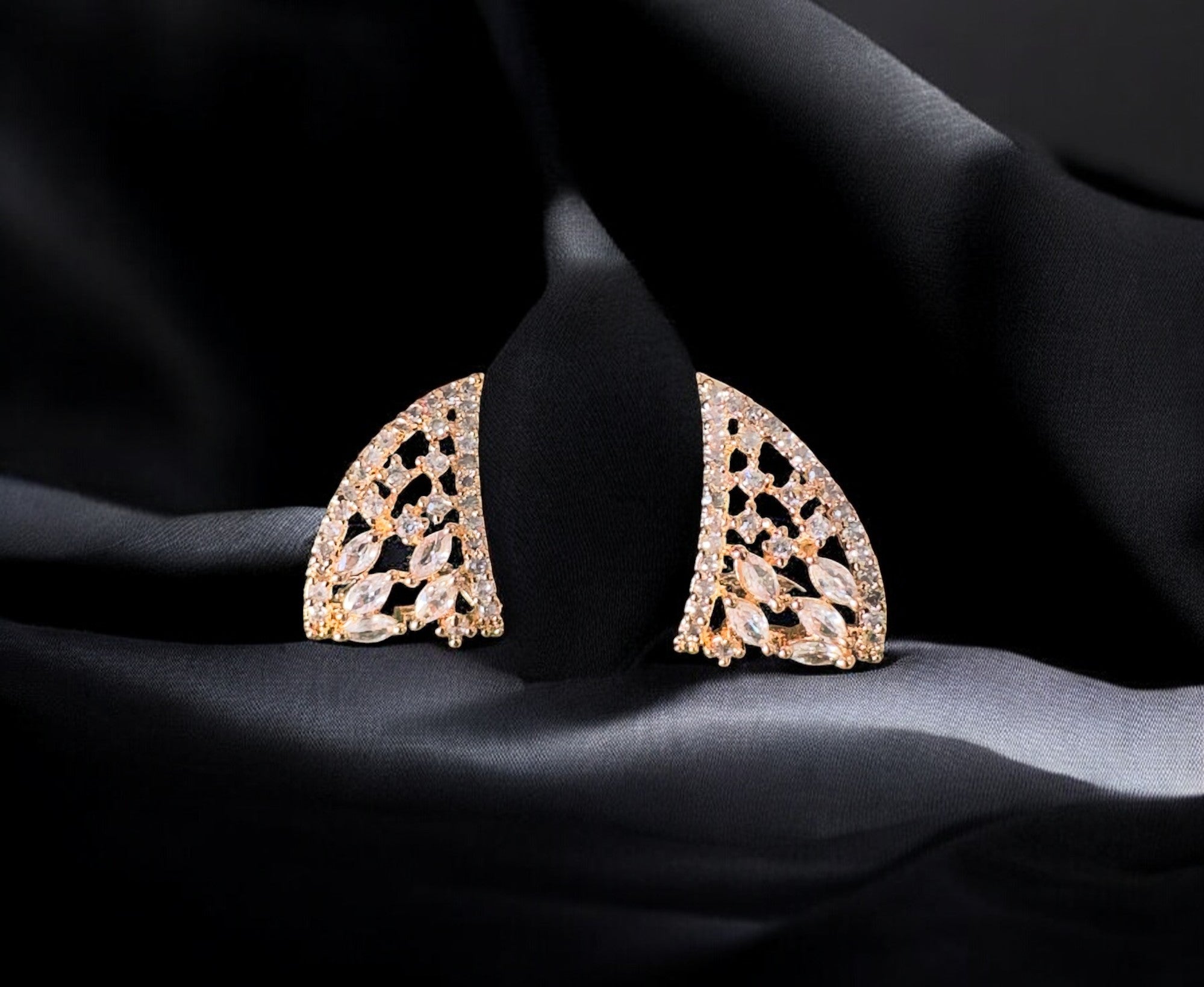 Elegant Rose Gold Fan-Shaped Crystal Stud Earrings – Sparkling Delicate Earrings for Women – Lightweight & Stylish Jewelry for Special Occasions